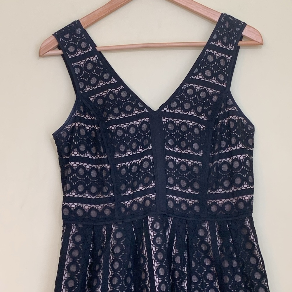 Loft | Black Tan Lace Embroideree V-Neck Sleeveless Fit & Flare Pleated Dress 2P - Picture 3 of 17